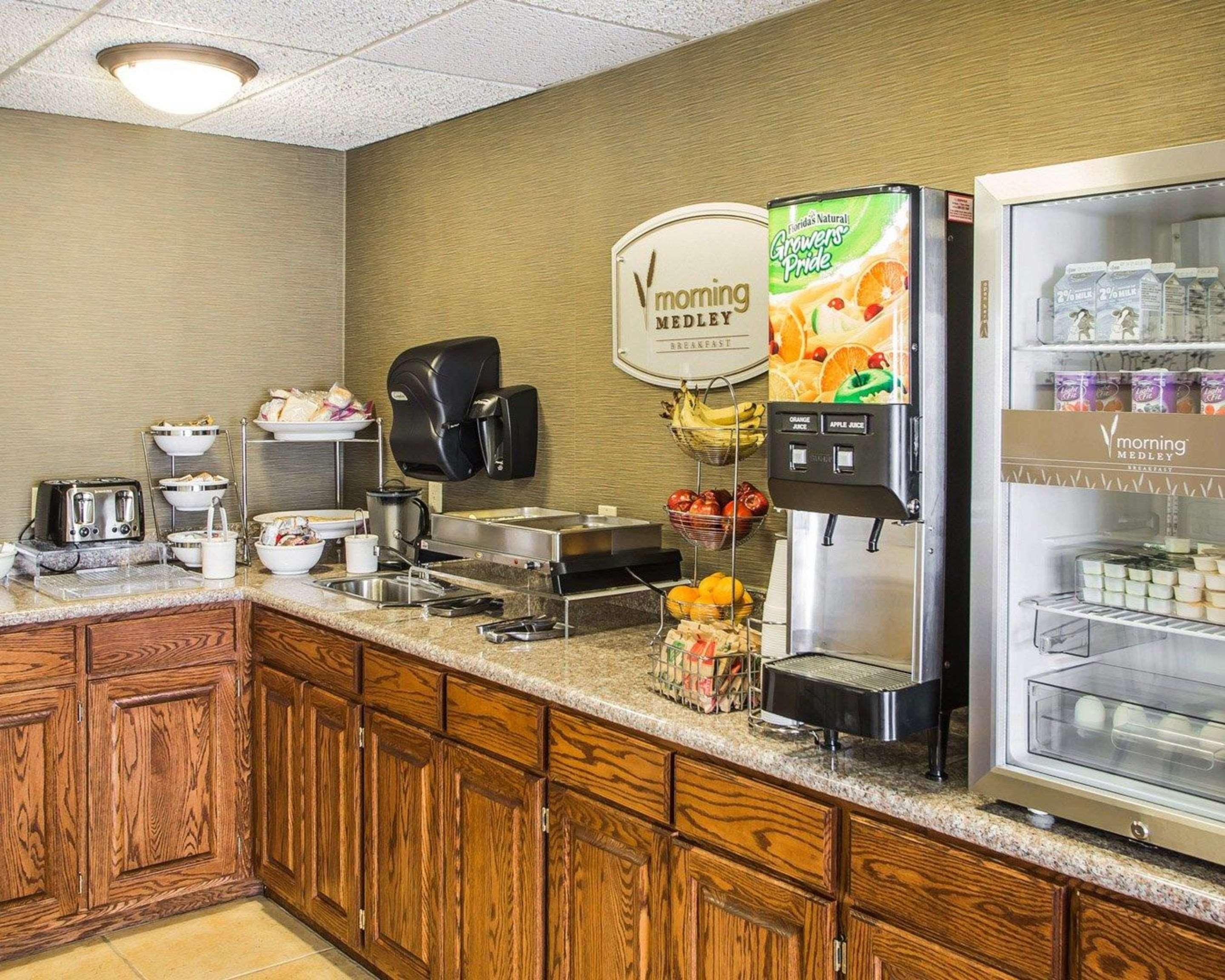 Sleep Inn & Suites Wisconsin Rapids Exteriör bild