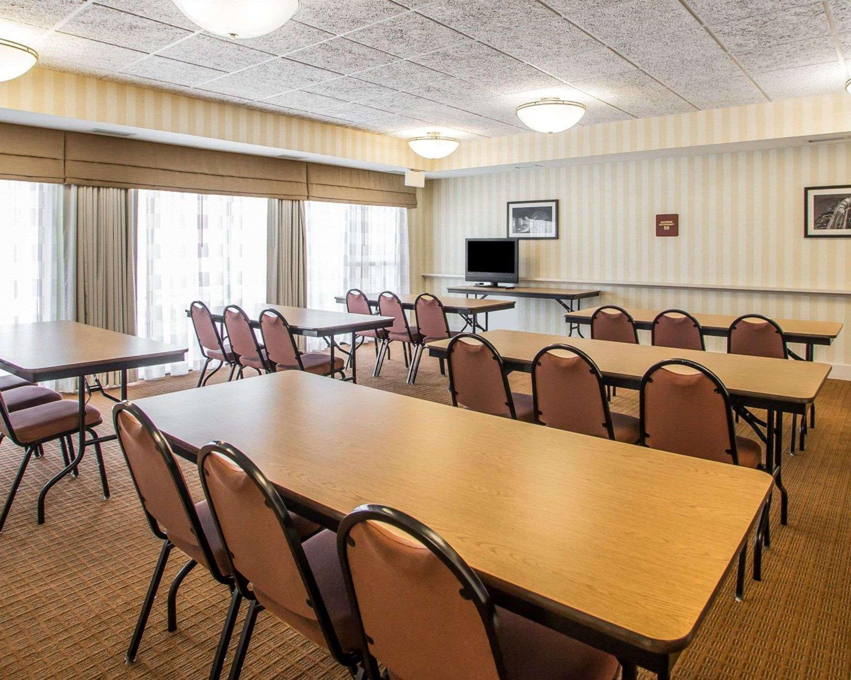Sleep Inn & Suites Wisconsin Rapids Exteriör bild
