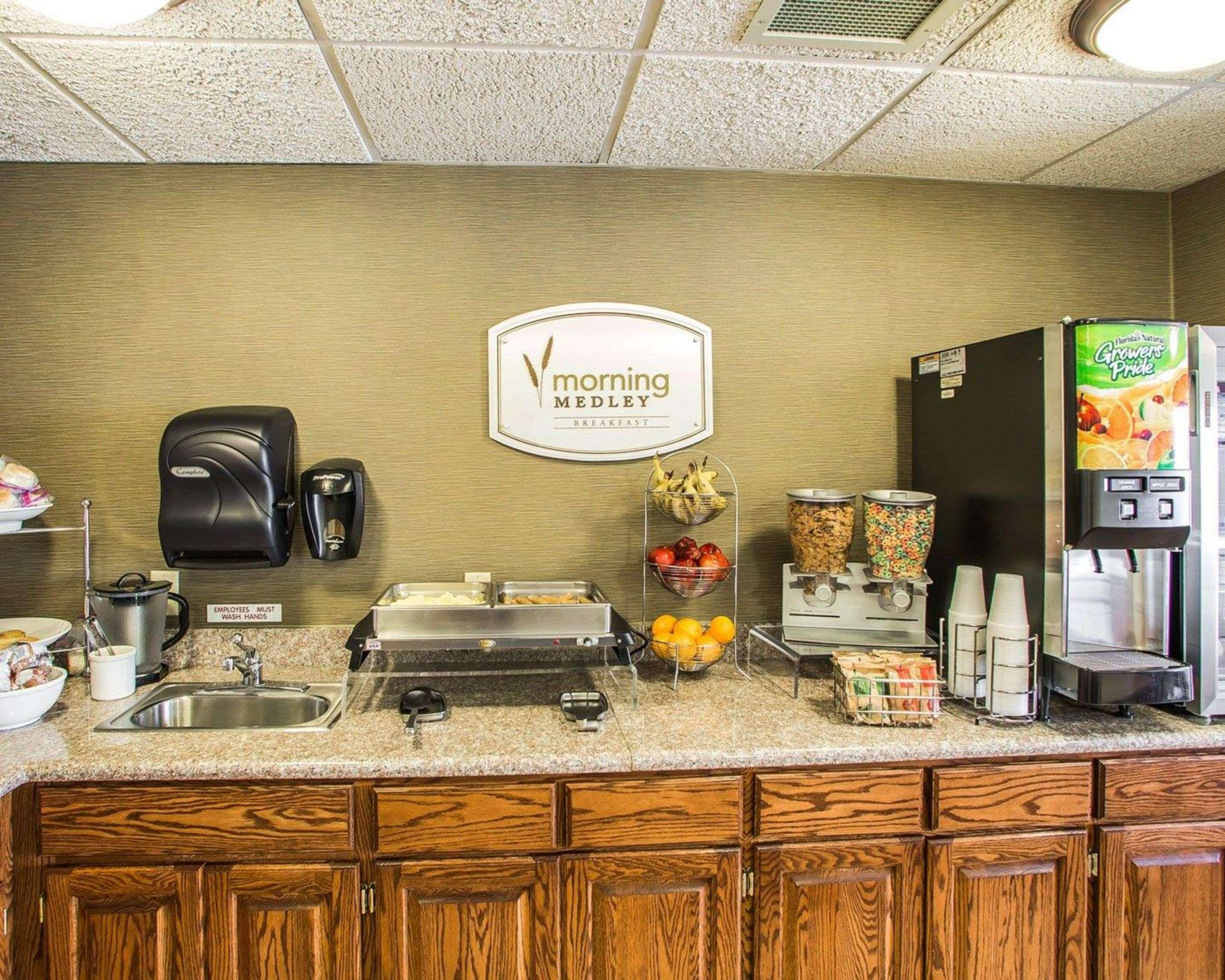 Sleep Inn & Suites Wisconsin Rapids Exteriör bild