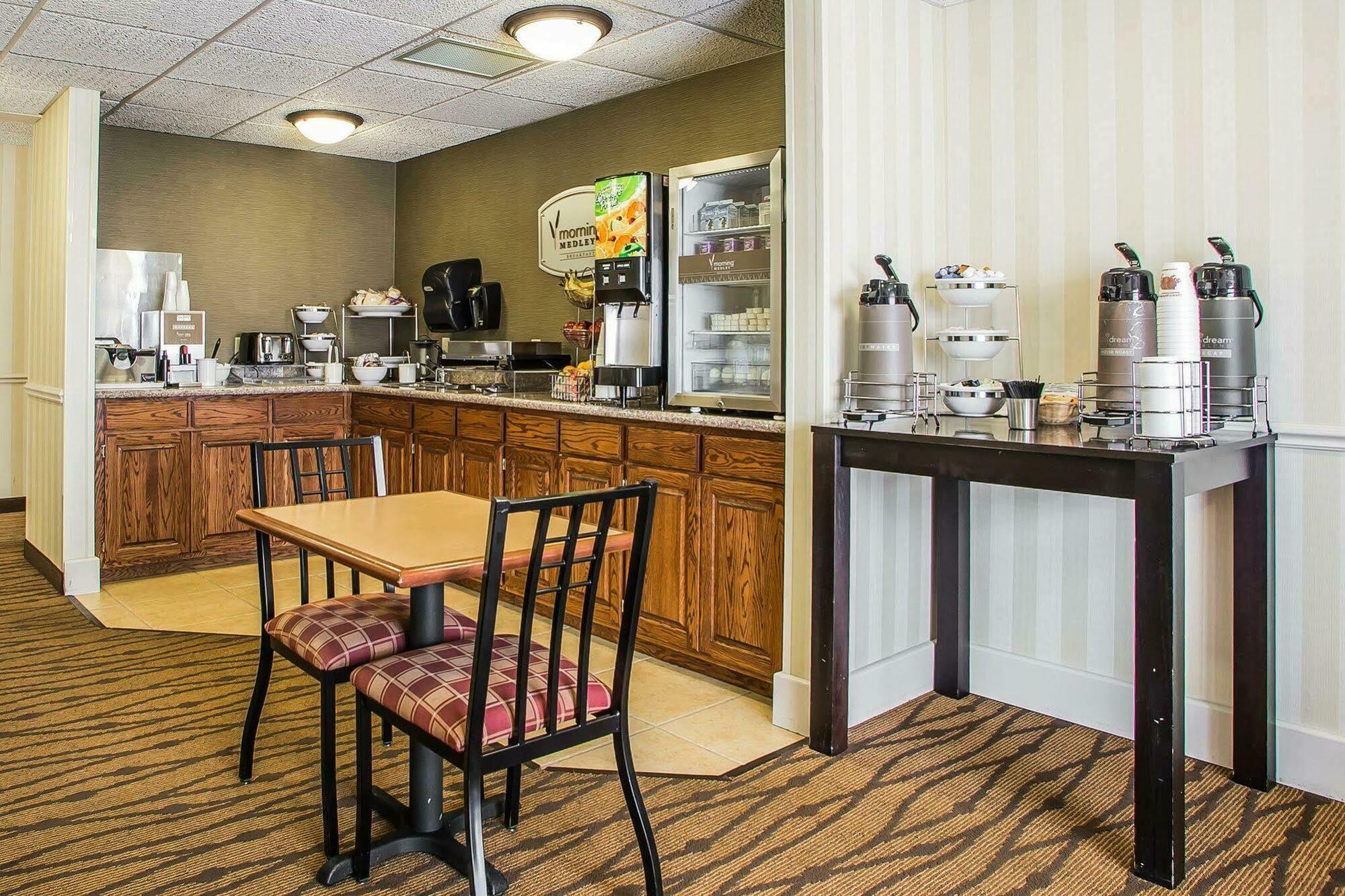 Sleep Inn & Suites Wisconsin Rapids Exteriör bild